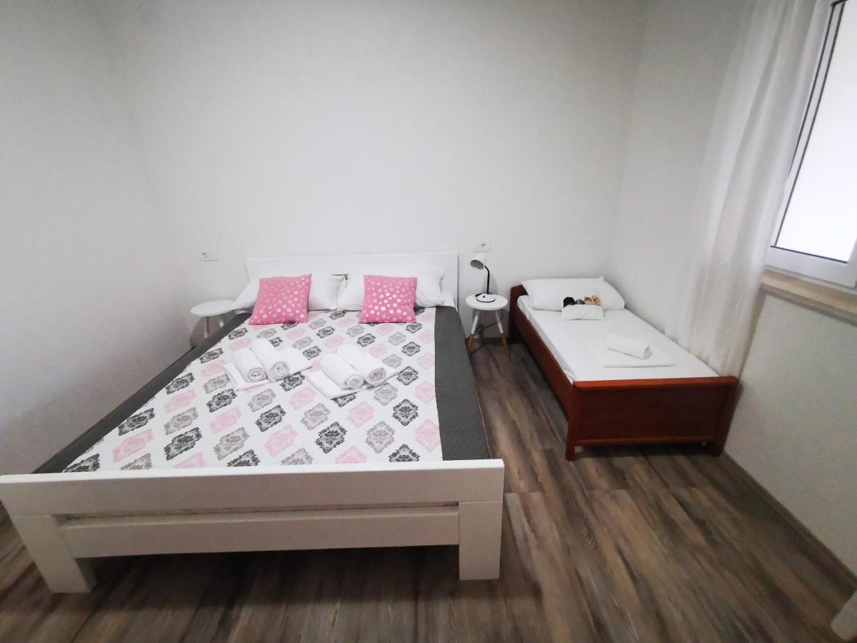 Apartments Vrdoljak Lumbarda Eksteriør bilde