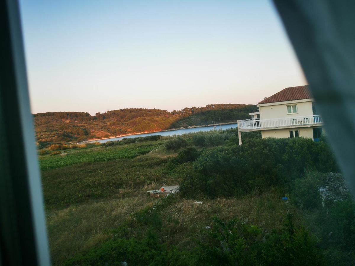 Apartments Vrdoljak Lumbarda Eksteriør bilde