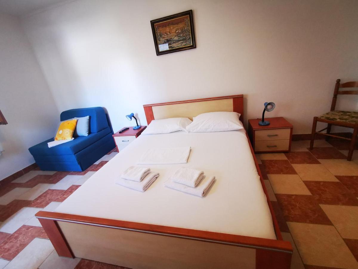 Apartments Vrdoljak Lumbarda Eksteriør bilde