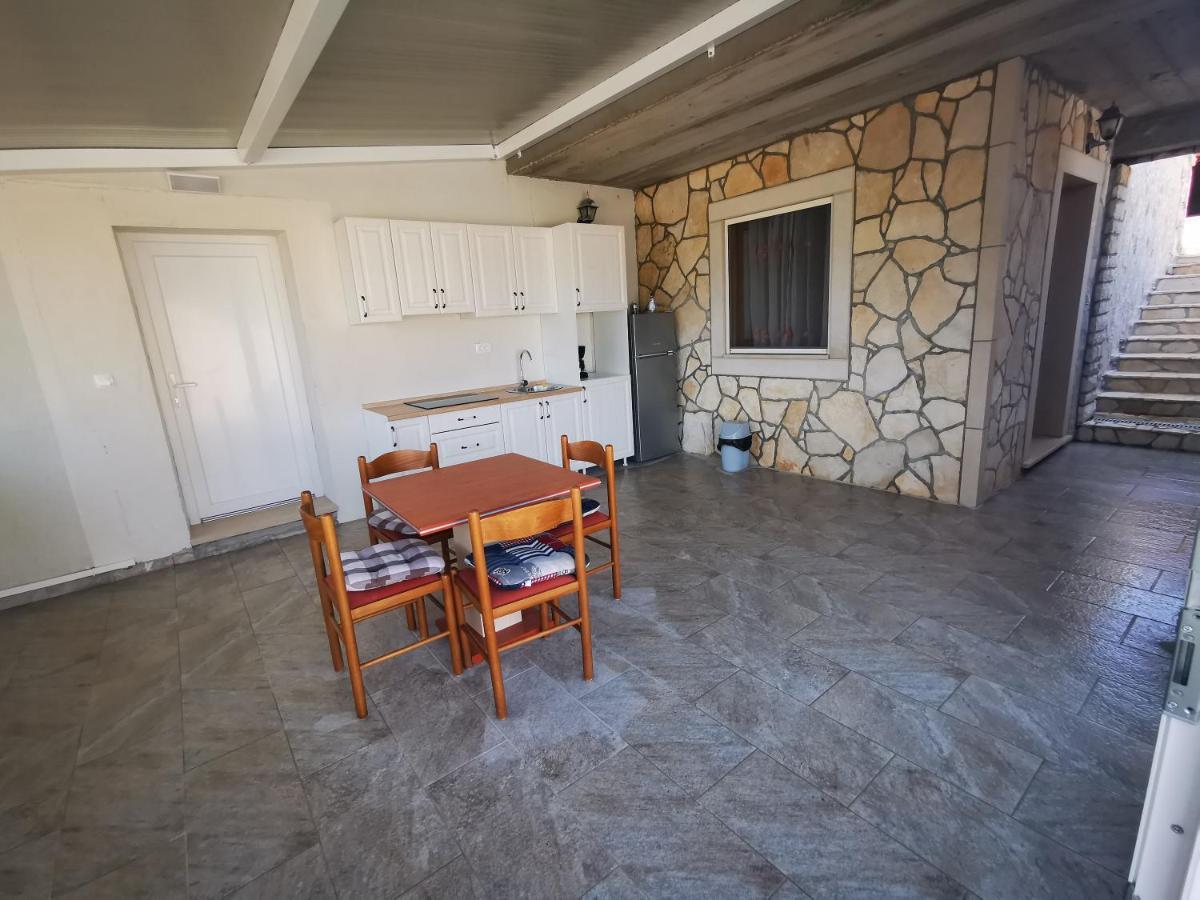 Apartments Vrdoljak Lumbarda Eksteriør bilde