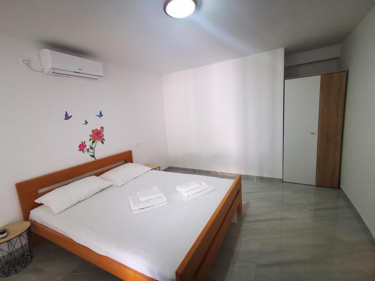 Apartments Vrdoljak Lumbarda Eksteriør bilde
