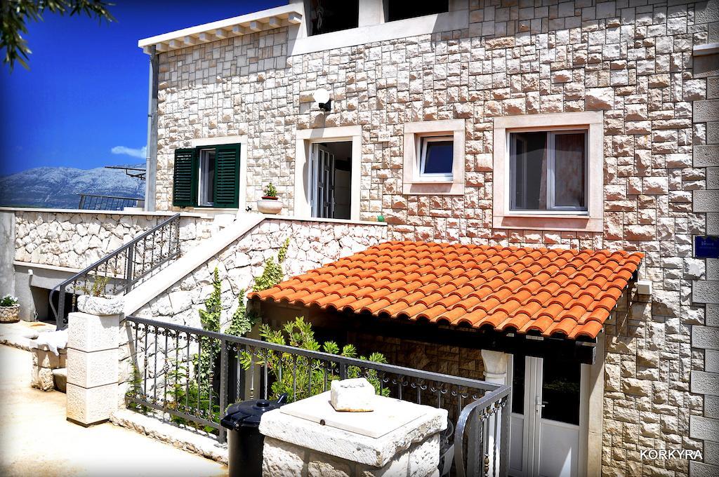 Apartments Vrdoljak Lumbarda Eksteriør bilde