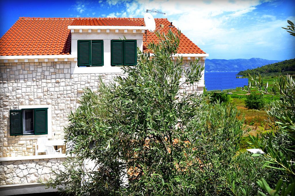 Apartments Vrdoljak Lumbarda Eksteriør bilde